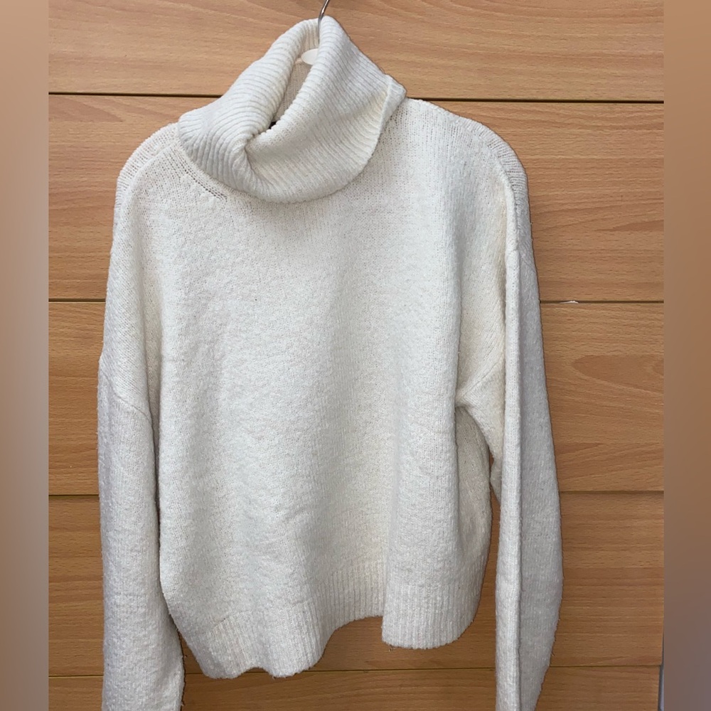 Turtle neck sweater
